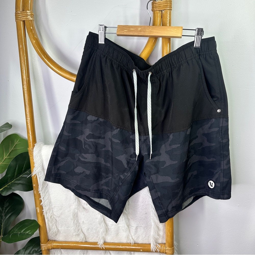 Mens Vuori Black Kore Short Sz XL